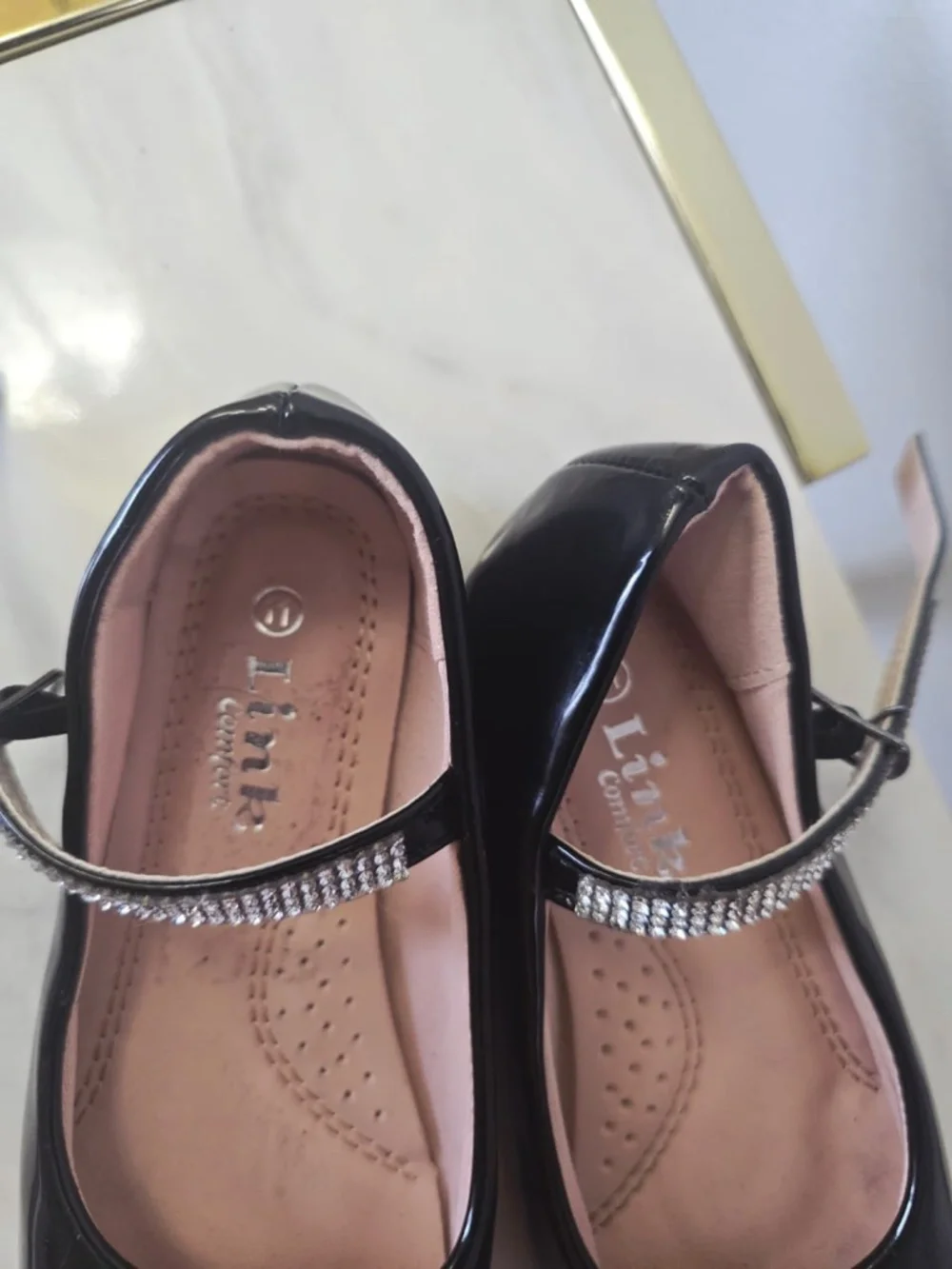 LINK Comfort Girl’s Toddler Rhinestone Shoes Size 11.